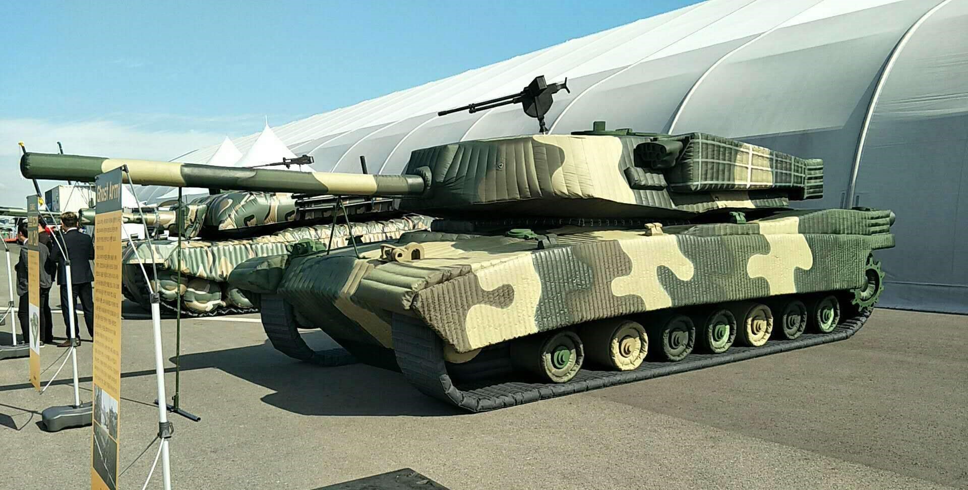 新建军事充气坦克
